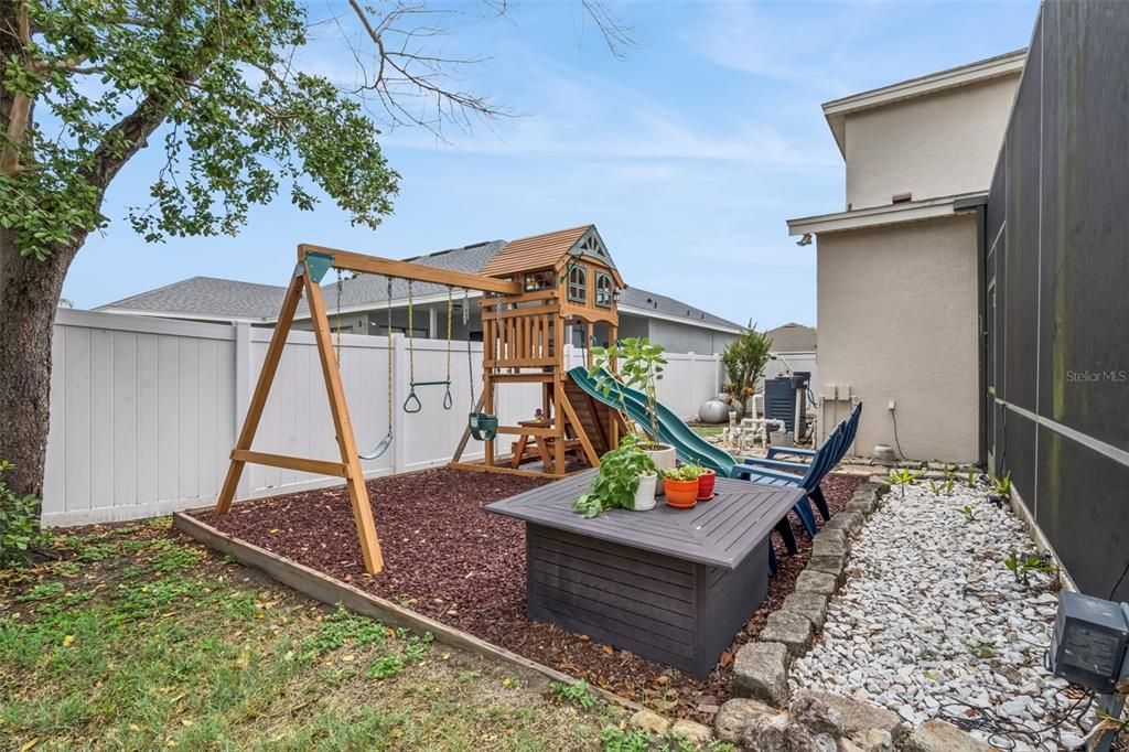 Active With Contract: $765,000 (5 beds, 4 baths, 3333 Square Feet)