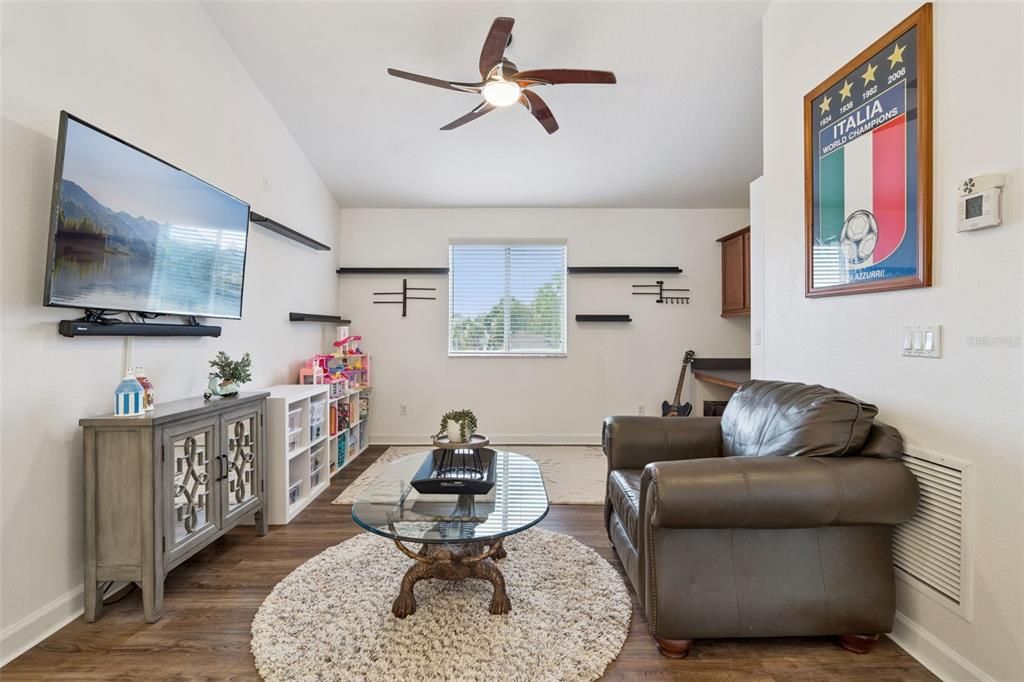 Active With Contract: $765,000 (5 beds, 4 baths, 3333 Square Feet)