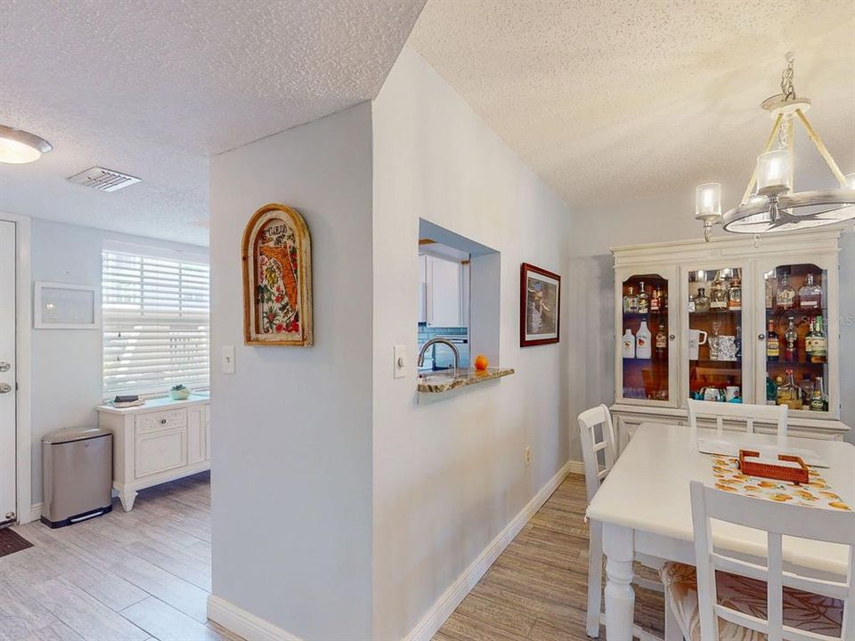 En Venta: $195,000 (2 camas, 2 baños, 927 Pies cuadrados)