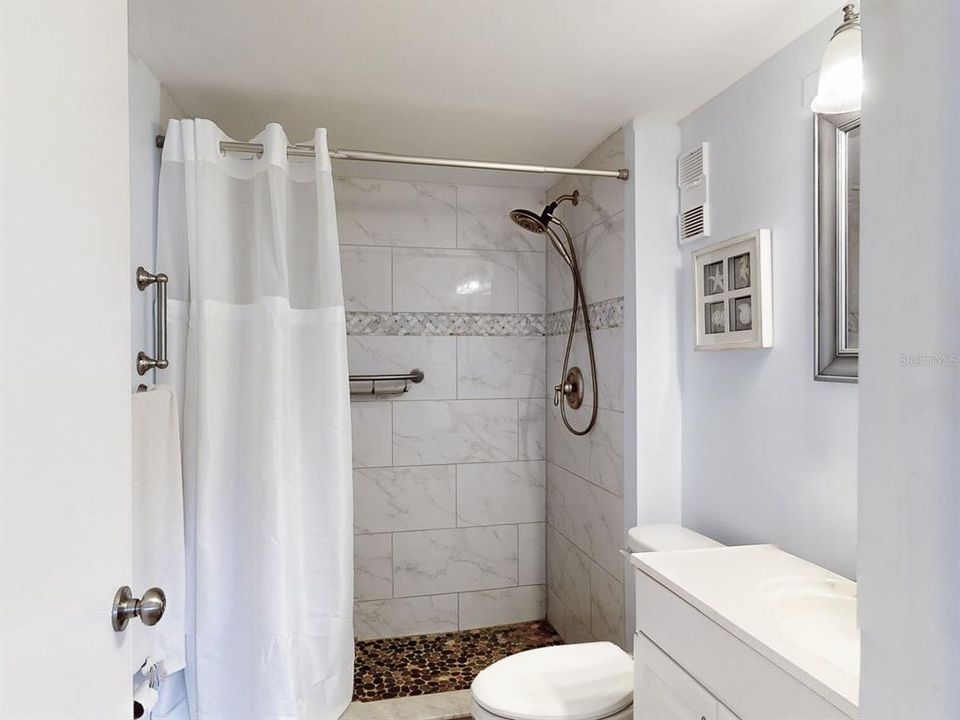 En Venta: $195,000 (2 camas, 2 baños, 927 Pies cuadrados)