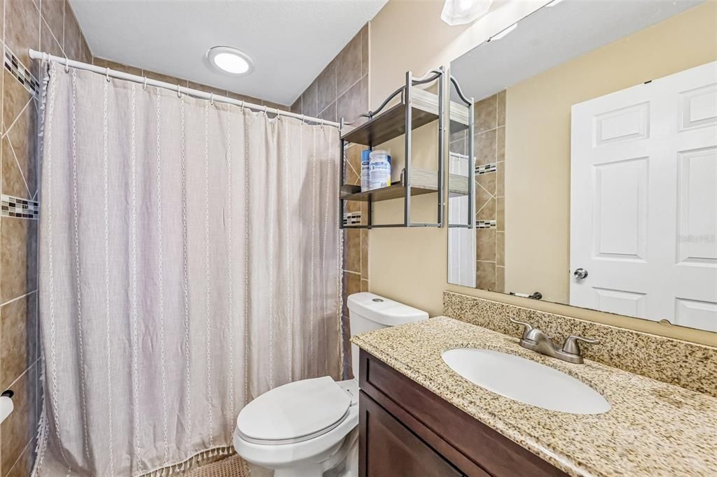 На продажу: $349,500 (3 спален, 2 ванн, 1212 Квадратных фут)