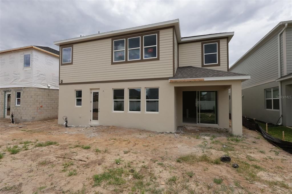 Activo con contrato: $739,990 (5 camas, 4 baños, 3783 Pies cuadrados)