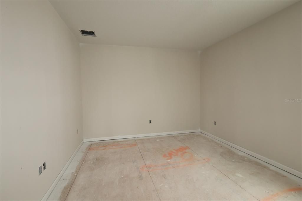 Activo con contrato: $739,990 (5 camas, 4 baños, 3783 Pies cuadrados)