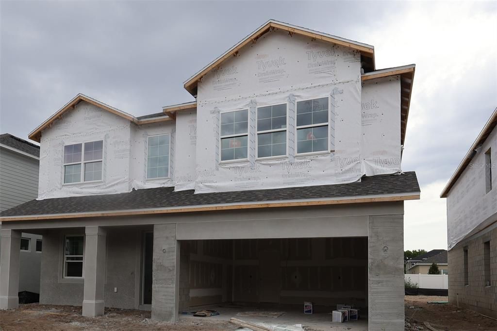 Activo con contrato: $739,990 (5 camas, 4 baños, 3783 Pies cuadrados)