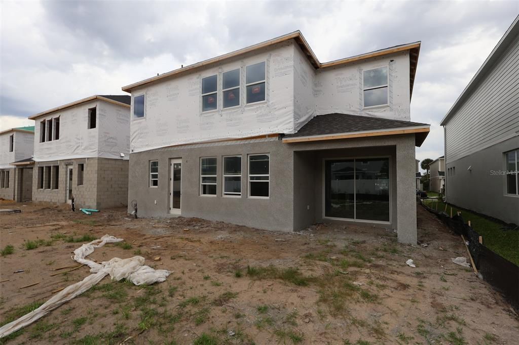 Activo con contrato: $739,990 (5 camas, 4 baños, 3783 Pies cuadrados)