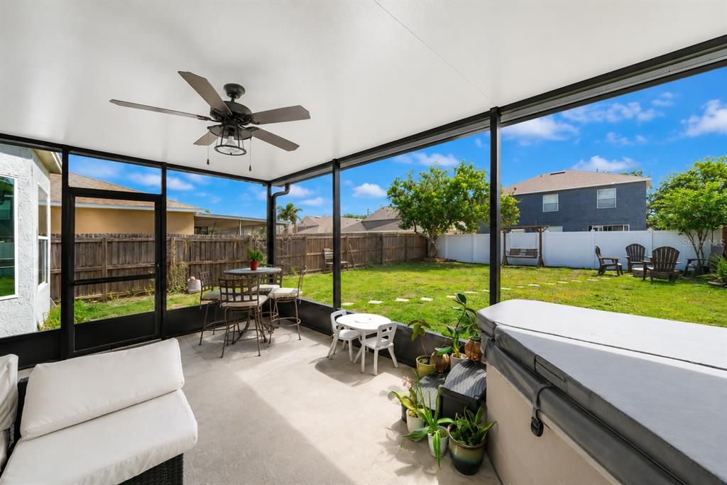 Activo con contrato: $324,900 (4 camas, 2 baños, 1754 Pies cuadrados)