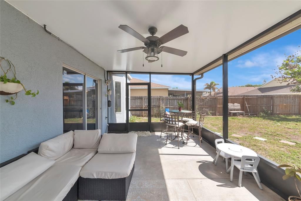 Activo con contrato: $324,900 (4 camas, 2 baños, 1754 Pies cuadrados)