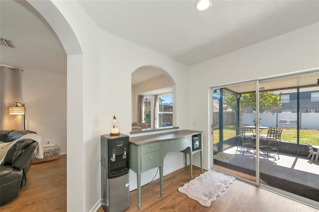 Activo con contrato: $324,900 (4 camas, 2 baños, 1754 Pies cuadrados)