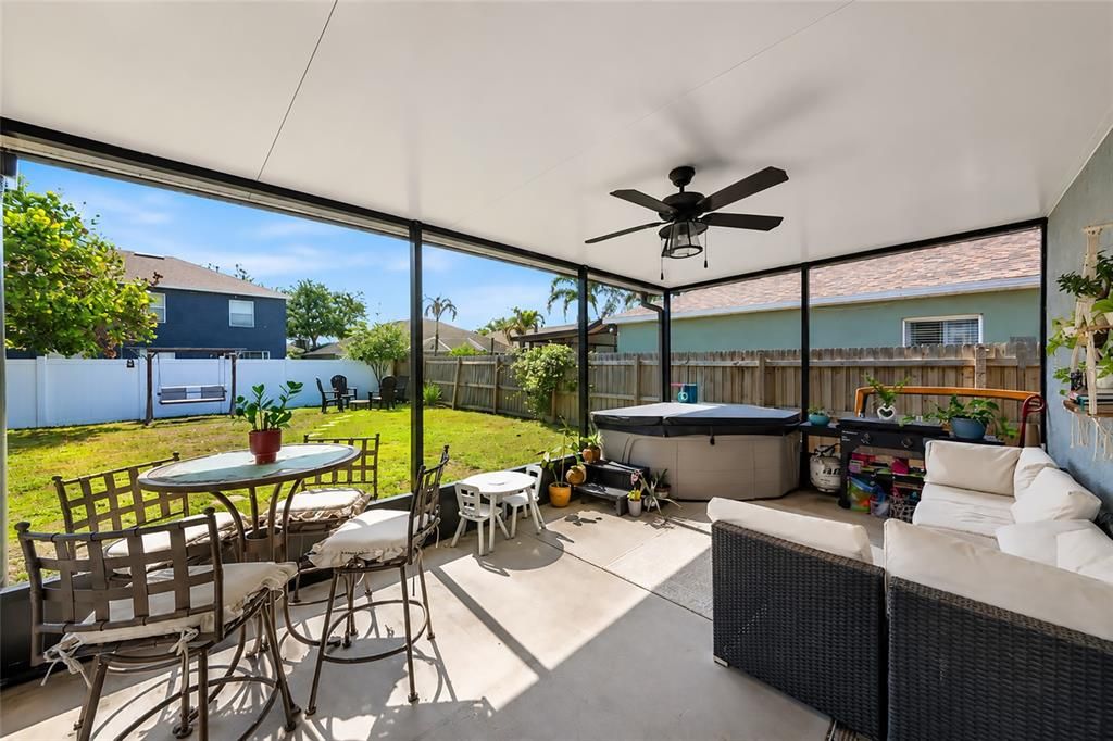 Activo con contrato: $324,900 (4 camas, 2 baños, 1754 Pies cuadrados)