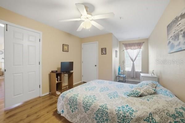 For Sale: $195,000 (2 beds, 2 baths, 1098 Square Feet)