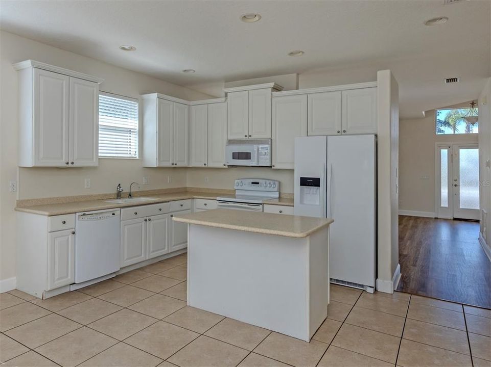 En Venta: $399,000 (3 camas, 2 baños, 2035 Pies cuadrados)
