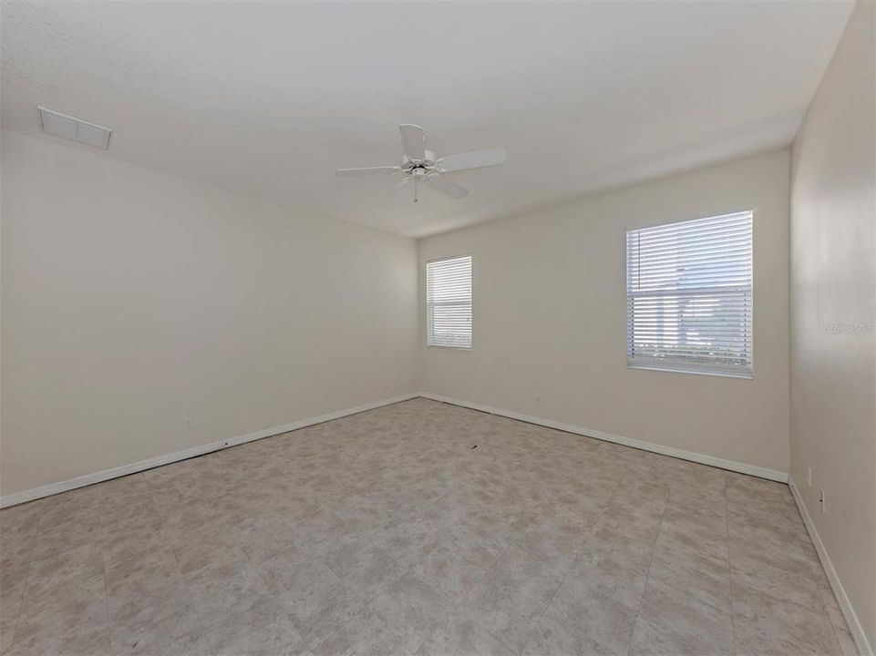 En Venta: $399,000 (3 camas, 2 baños, 2035 Pies cuadrados)
