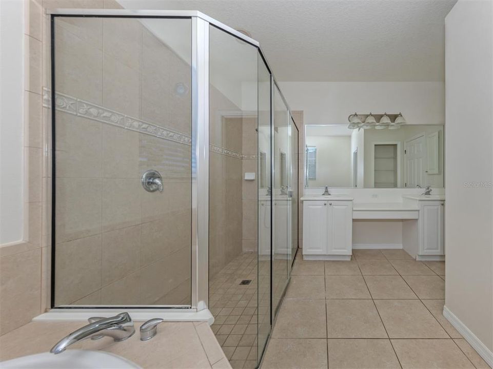 En Venta: $399,000 (3 camas, 2 baños, 2035 Pies cuadrados)