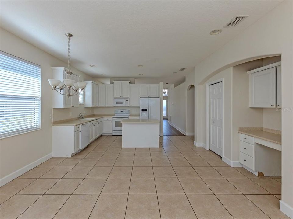 En Venta: $399,000 (3 camas, 2 baños, 2035 Pies cuadrados)