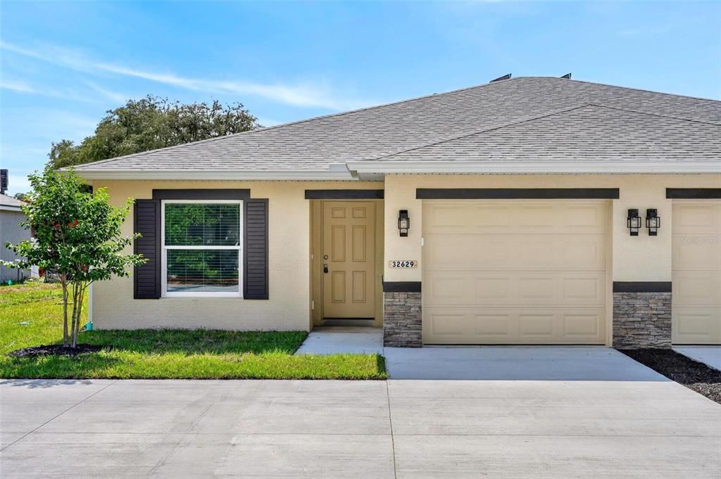 For Rent: $1,950 (3 beds, 2 baths, 1159 Square Feet)