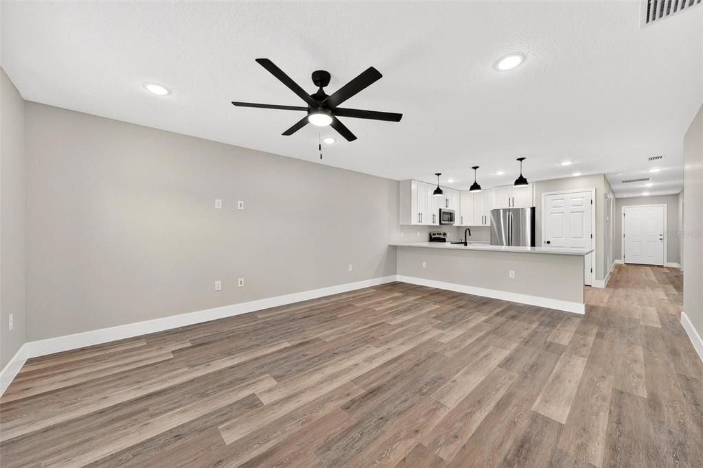 For Rent: $1,950 (3 beds, 2 baths, 1159 Square Feet)