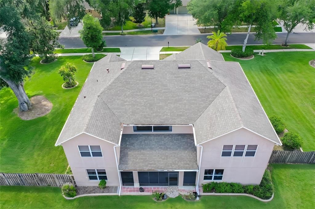 For Sale: $900,000 (6 beds, 4 baths, 4173 Square Feet)