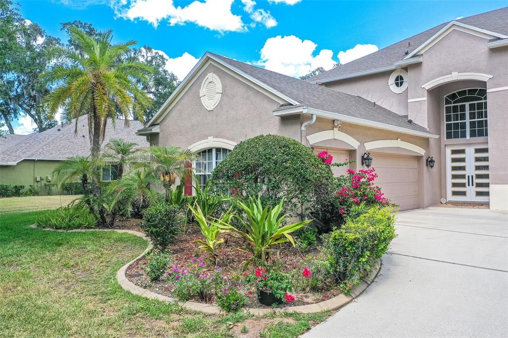 For Sale: $900,000 (6 beds, 4 baths, 4173 Square Feet)