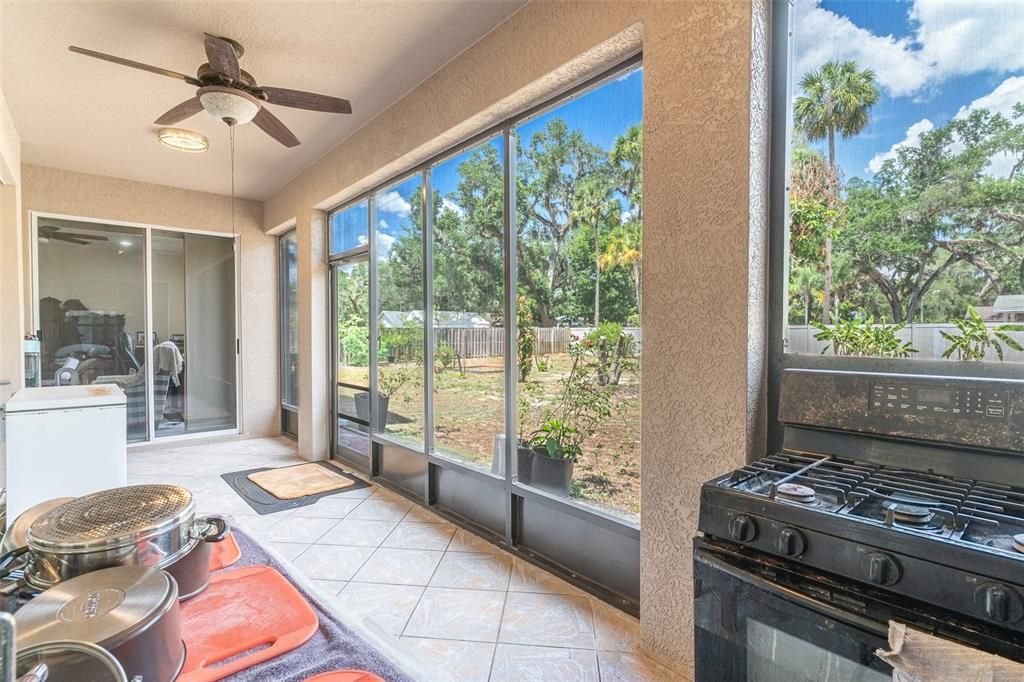 For Sale: $900,000 (6 beds, 4 baths, 4173 Square Feet)