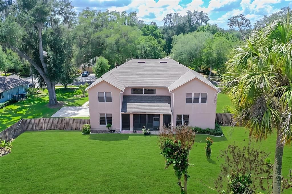 For Sale: $900,000 (6 beds, 4 baths, 4173 Square Feet)