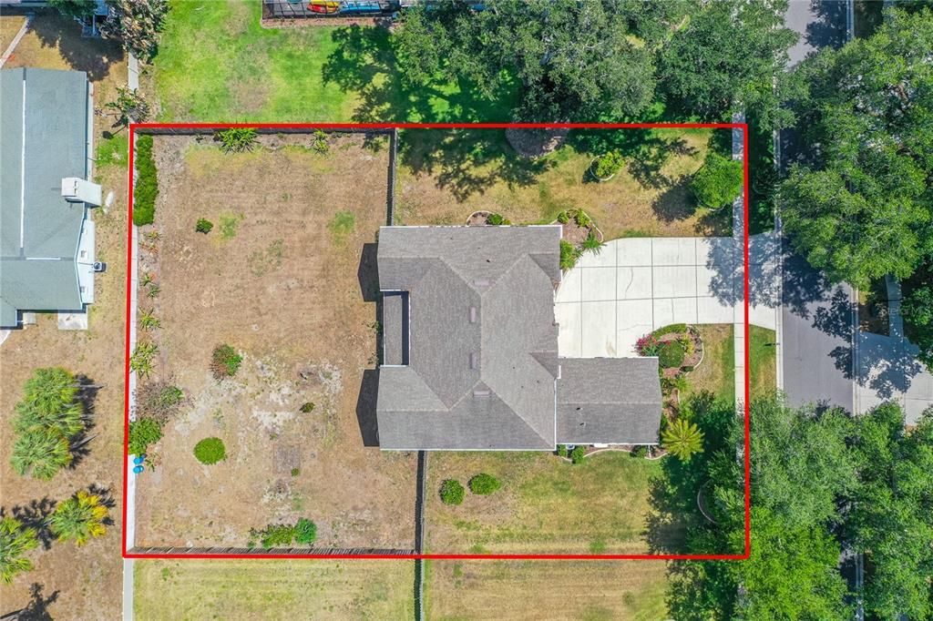 For Sale: $900,000 (6 beds, 4 baths, 4173 Square Feet)