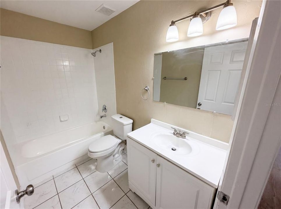 Active With Contract: $285,000 (3 beds, 2 baths, 1165 Square Feet)