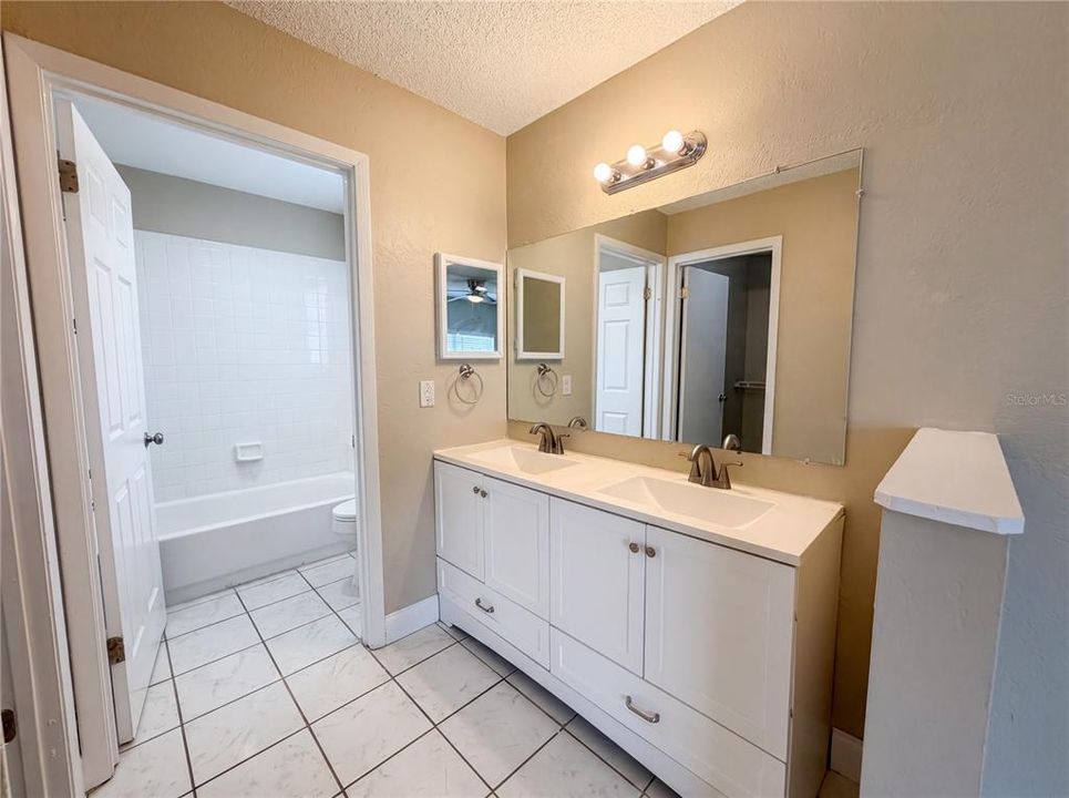 Active With Contract: $285,000 (3 beds, 2 baths, 1165 Square Feet)