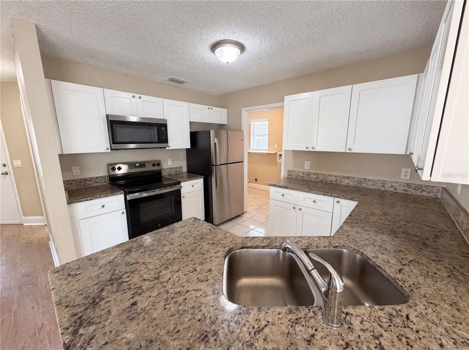 Active With Contract: $285,000 (3 beds, 2 baths, 1165 Square Feet)
