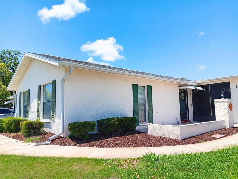 For Sale: $155,000 (2 beds, 2 baths, 1000 Square Feet)