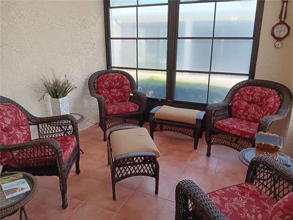 For Sale: $155,000 (2 beds, 2 baths, 1000 Square Feet)