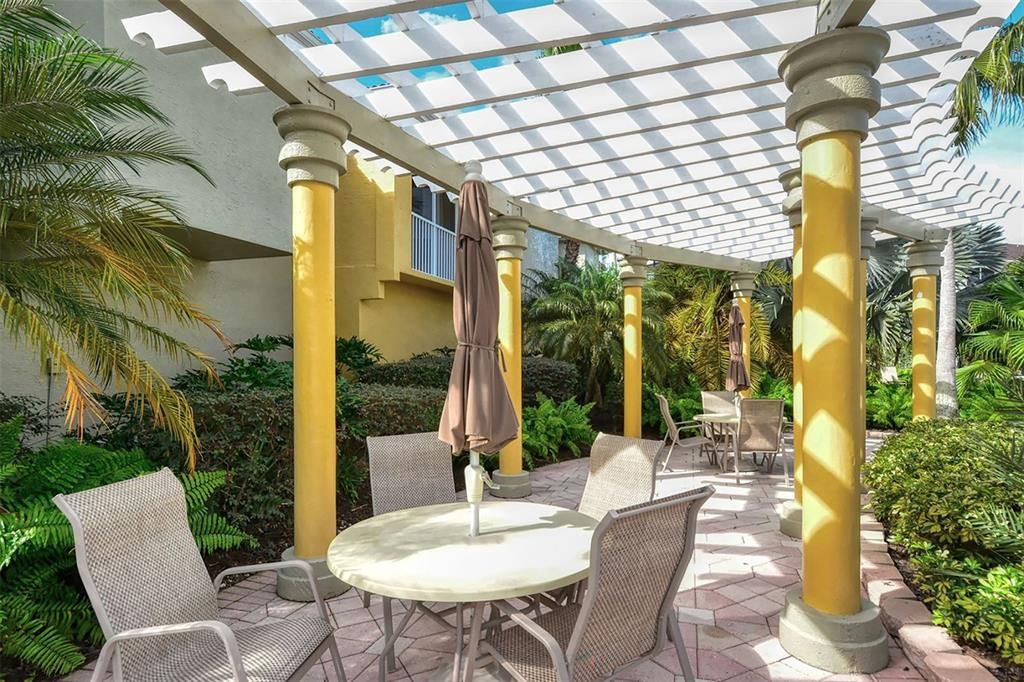 En Venta: $299,202 (3 camas, 3 baños, 1359 Pies cuadrados)