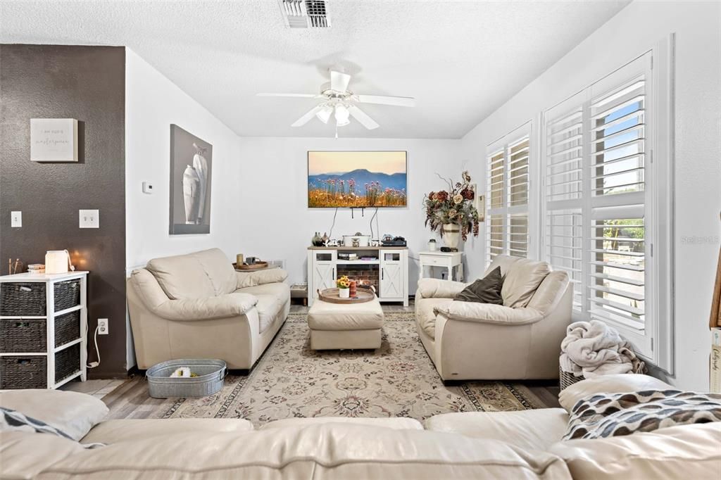For Sale: $254,000 (2 beds, 2 baths, 1284 Square Feet)