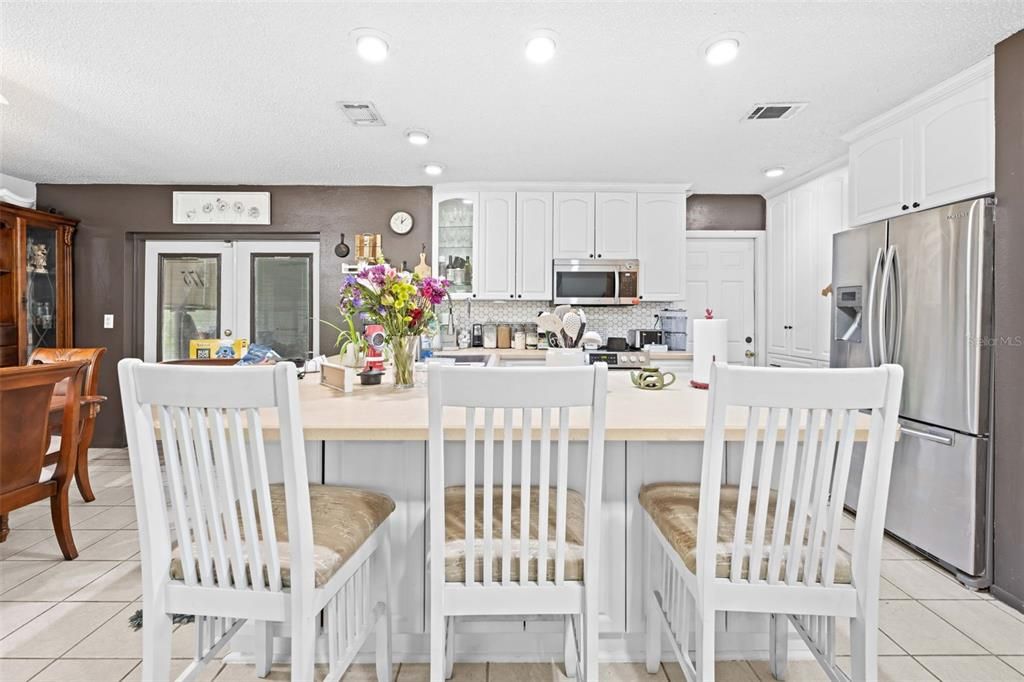 For Sale: $254,000 (2 beds, 2 baths, 1284 Square Feet)