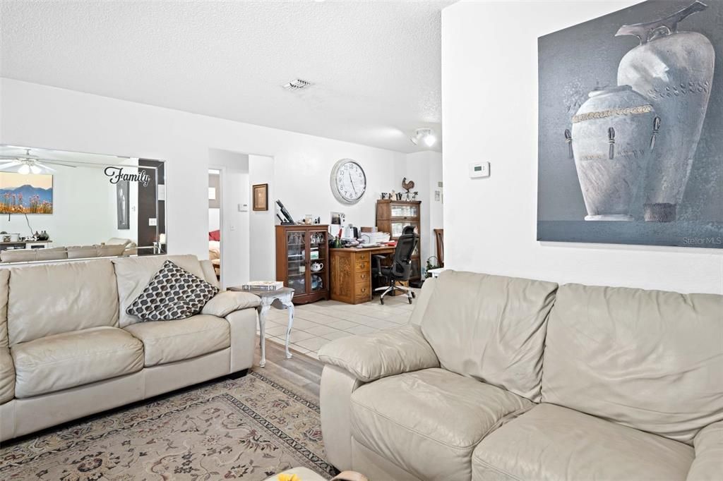 For Sale: $254,000 (2 beds, 2 baths, 1284 Square Feet)