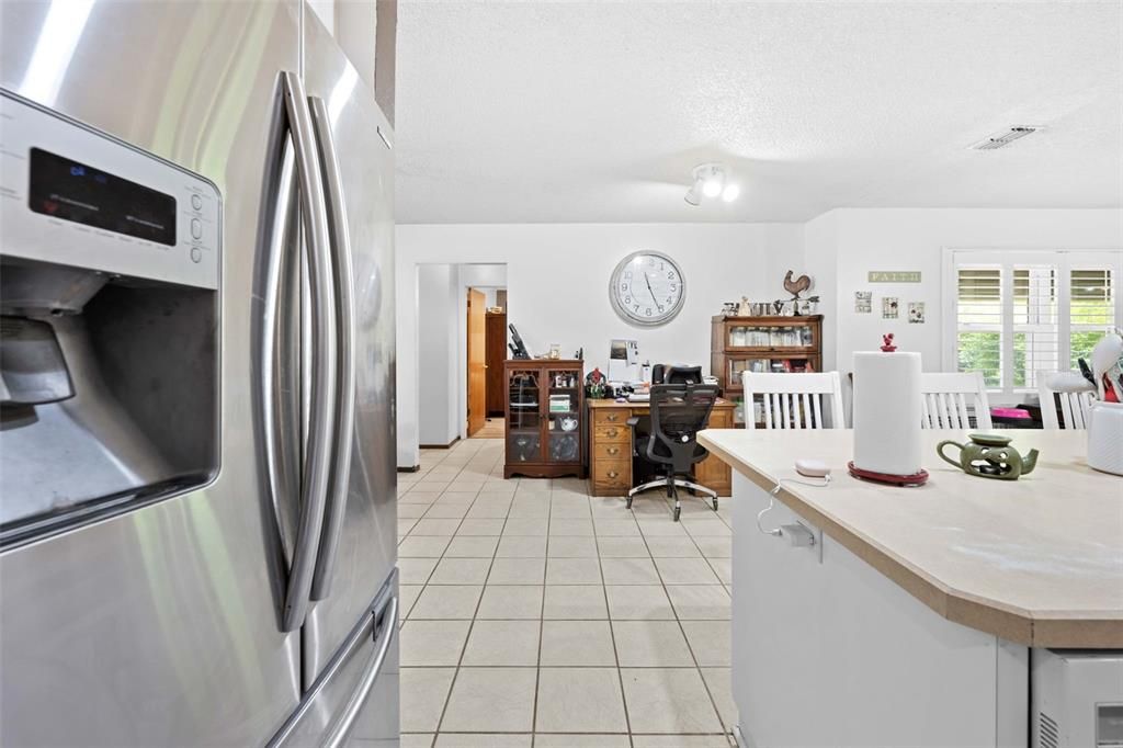 For Sale: $254,000 (2 beds, 2 baths, 1284 Square Feet)