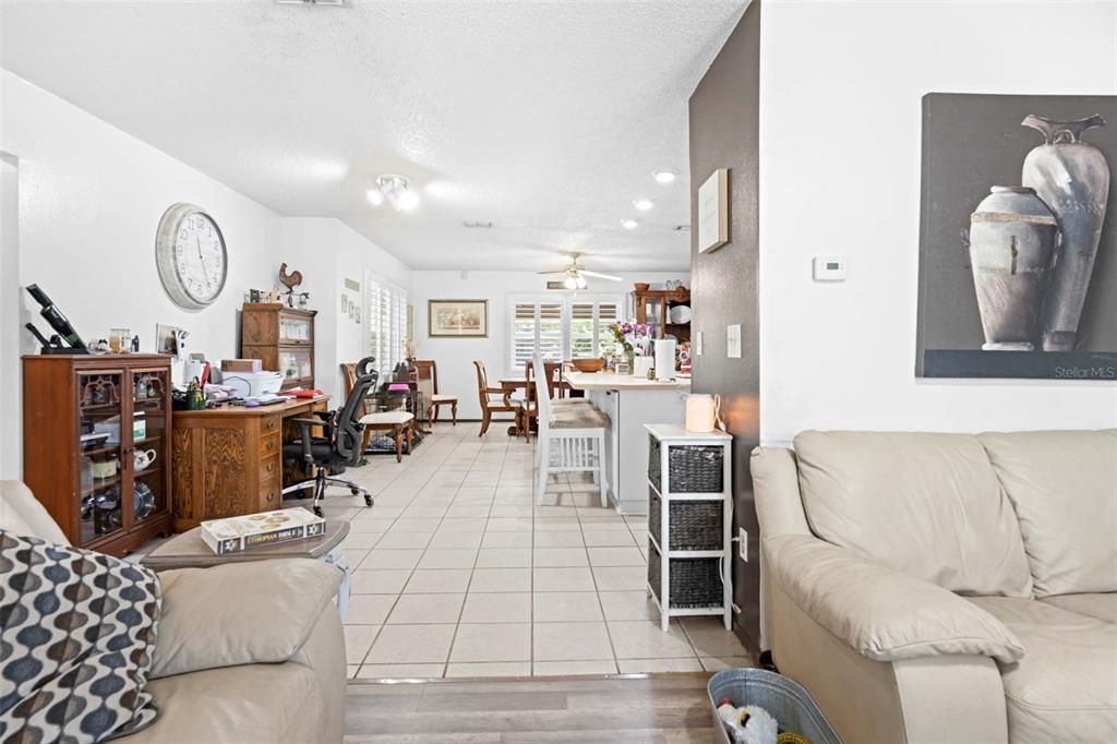 For Sale: $254,000 (2 beds, 2 baths, 1284 Square Feet)