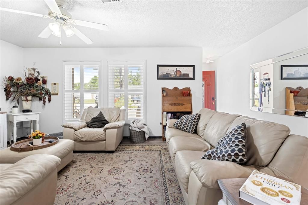 For Sale: $254,000 (2 beds, 2 baths, 1284 Square Feet)