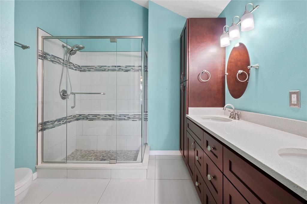For Sale: $350,000 (3 beds, 2 baths, 1219 Square Feet)