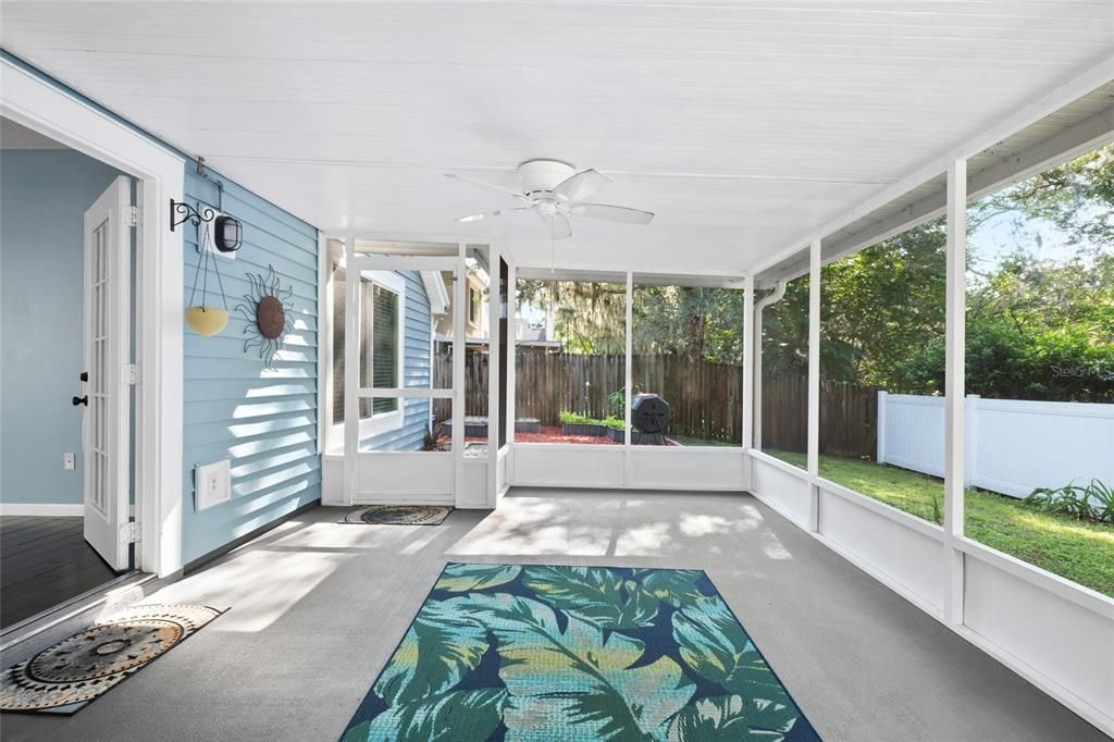 For Sale: $350,000 (3 beds, 2 baths, 1219 Square Feet)