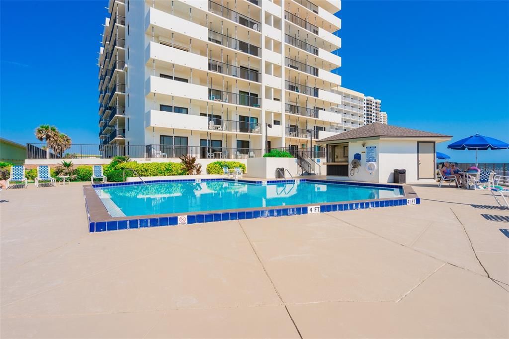 For Sale: $329,000 (2 beds, 2 baths, 1069 Square Feet)
