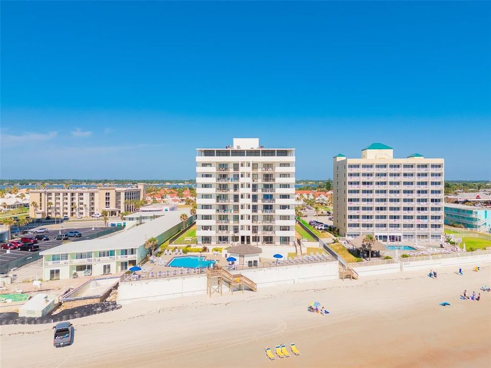 For Sale: $329,000 (2 beds, 2 baths, 1069 Square Feet)