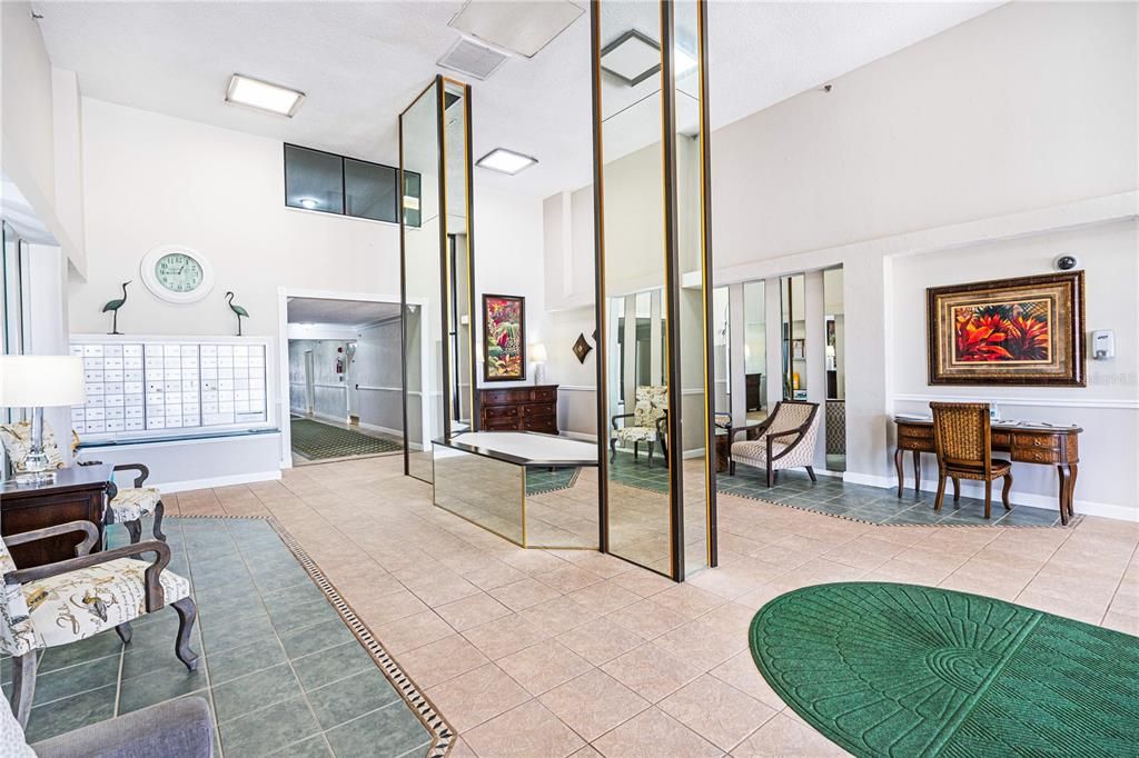 For Sale: $329,000 (2 beds, 2 baths, 1069 Square Feet)