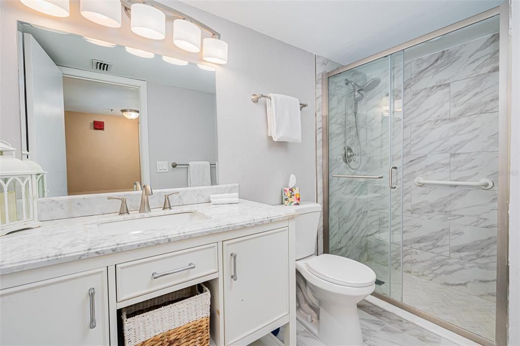 For Sale: $329,000 (2 beds, 2 baths, 1069 Square Feet)