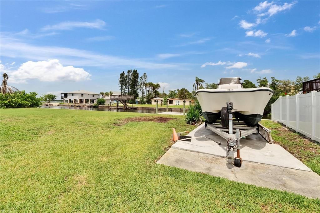 For Sale: $450,000 (3 beds, 2 baths, 1252 Square Feet)