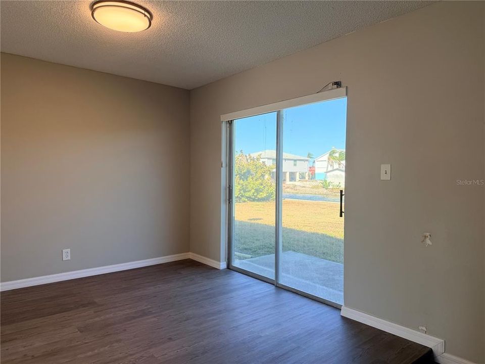 For Sale: $450,000 (3 beds, 2 baths, 1252 Square Feet)