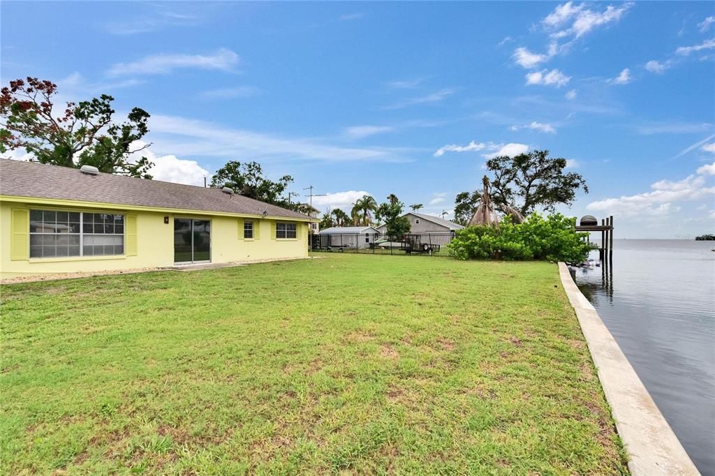 For Sale: $450,000 (3 beds, 2 baths, 1252 Square Feet)