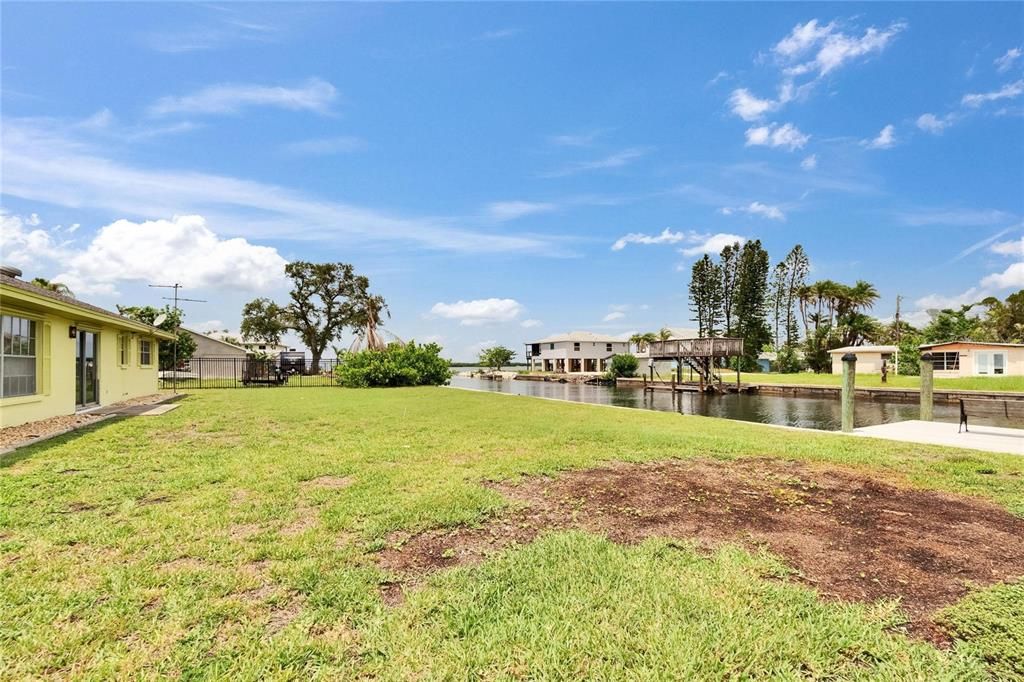 For Sale: $450,000 (3 beds, 2 baths, 1252 Square Feet)