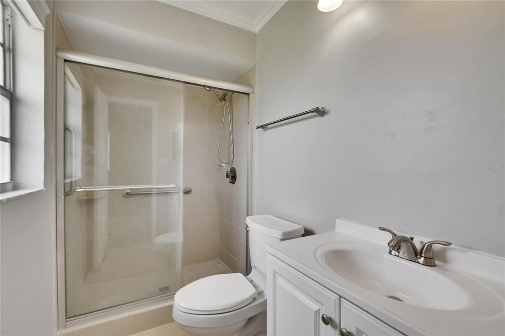 For Sale: $450,000 (3 beds, 2 baths, 1252 Square Feet)