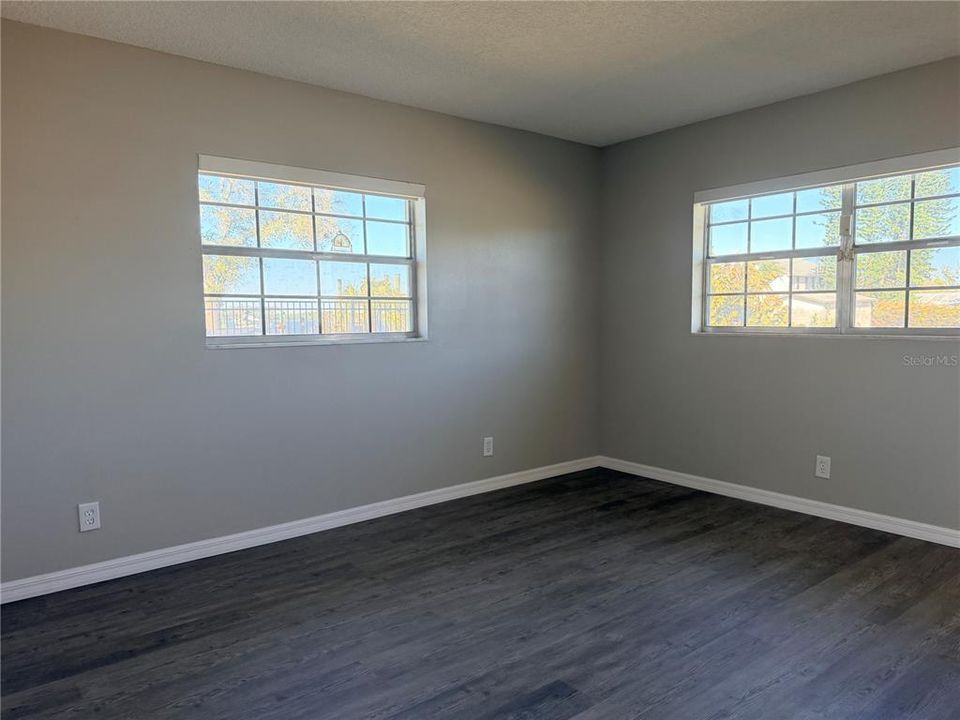 For Sale: $450,000 (3 beds, 2 baths, 1252 Square Feet)