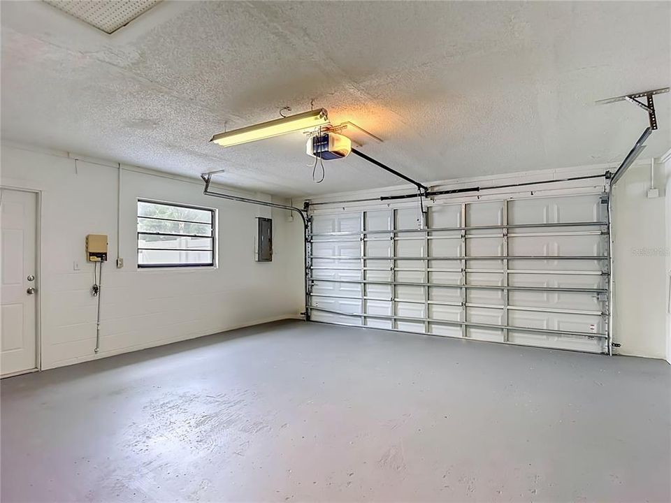 合同活跃: $485,900 (4 贝兹, 2 浴室, 2110 平方英尺)